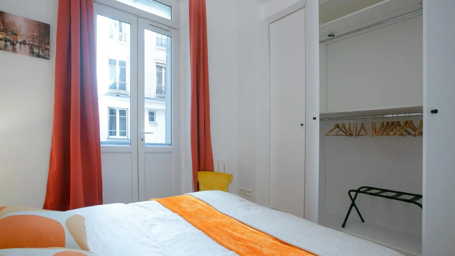 Warm 2 Bedrooms Apartement - C38 パリ フランス
